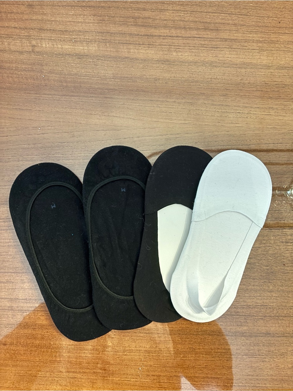 Women's No-Show Liner Socks - Black & White Fits Sizes 7-9 ish NWOT Never Worn